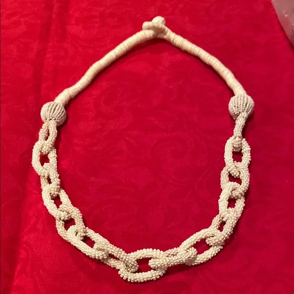 Elegant Cream Beaded Necklace with robe detail - Picture 1 of 13